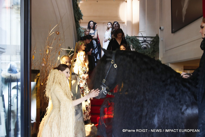 _27I8811Franck Sorbier MODE