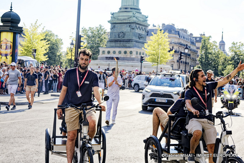 IMG_1189fllame à la Bastille
