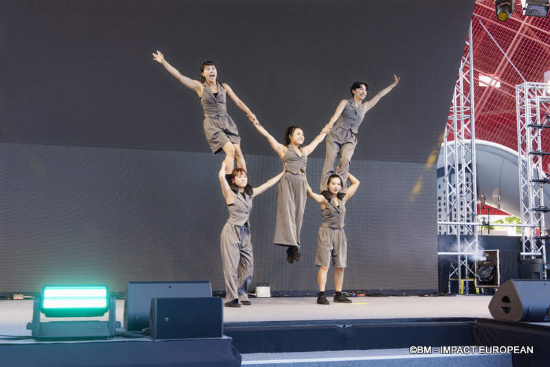 Eye Catching Circus 02