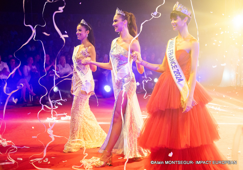 de gauche à droite : Nadine Benaboud ( Miss Midi-pyrénées 2023 ) , Olivia Sirena ( la nouvelle Miss Midi-pyrénées 2024 ) et Eve Gilles Miss France 2024 )