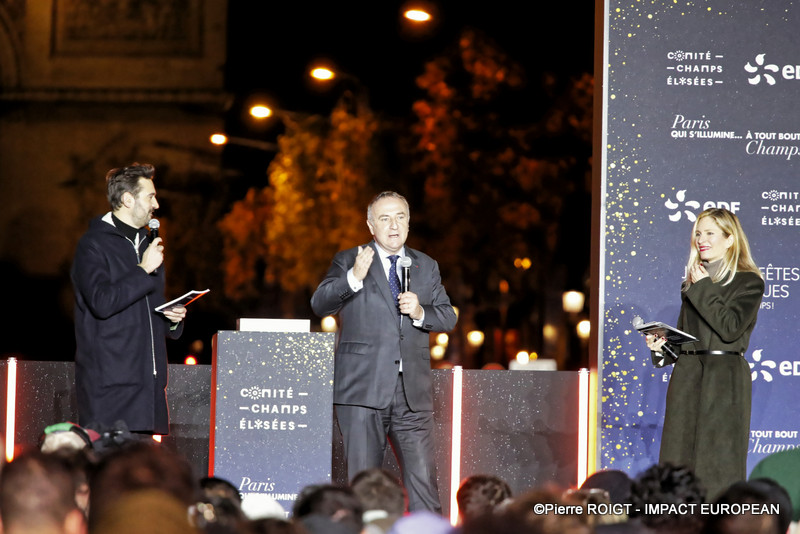 _27I3026champs elysee noel 2024