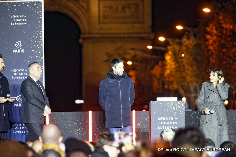 _27I3067champs elysee noel 2024