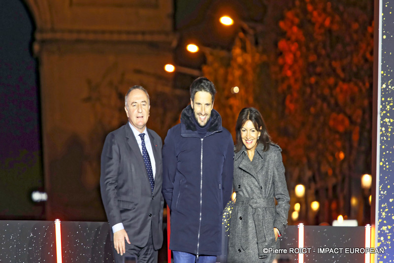 _27I3069champs elysee noel 2024