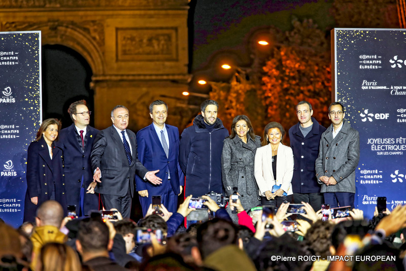 _27I3074champs elysee noel 2024