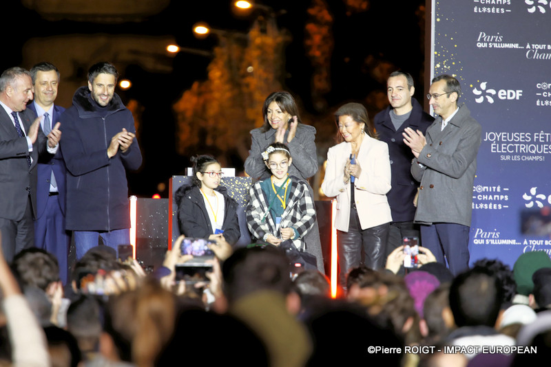 _27I3080champs elysee noel 2024