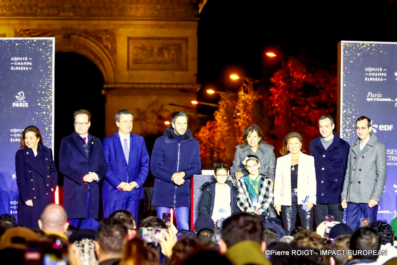 _27I3083champs elysee noel 2024