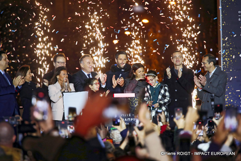 _27I3109champs elysee noel 2024