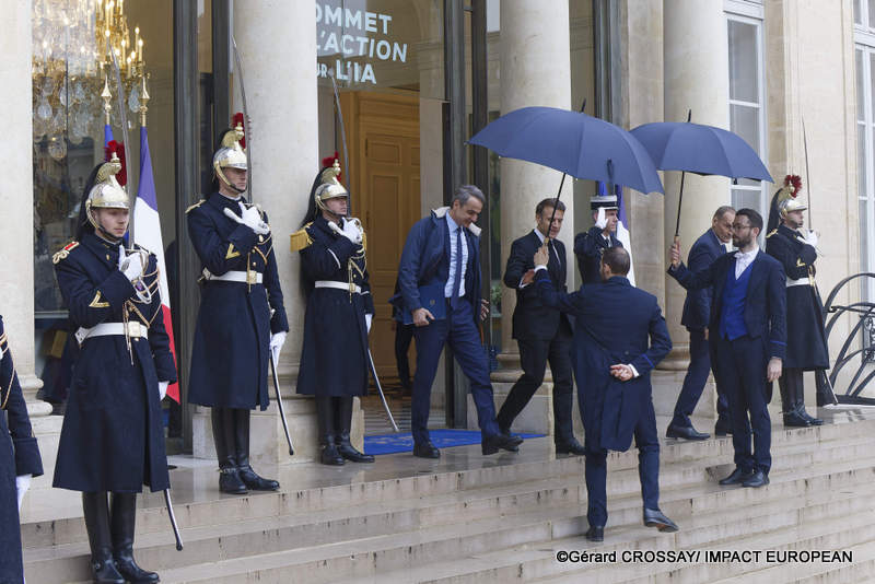 Emmanuel MACRON et Kyriakos MITSOTAKIS, Premier ministre de la République hellénique.