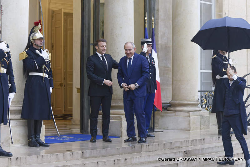 Emmanuel Macron et Nikol Pachinian, Premier ministre de la
République d’Arménie