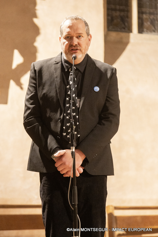 Hervé GUINET, est la présidente de l'association Constance la petite guerrière astronaute