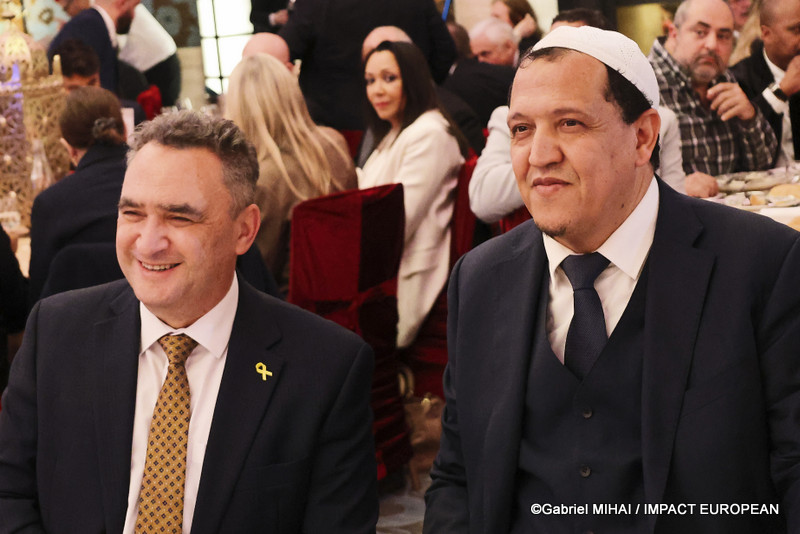 L'ambassadeur d'Israël à Paris Joshua Laurent Zarka et l'imam Imam Chalghoumi