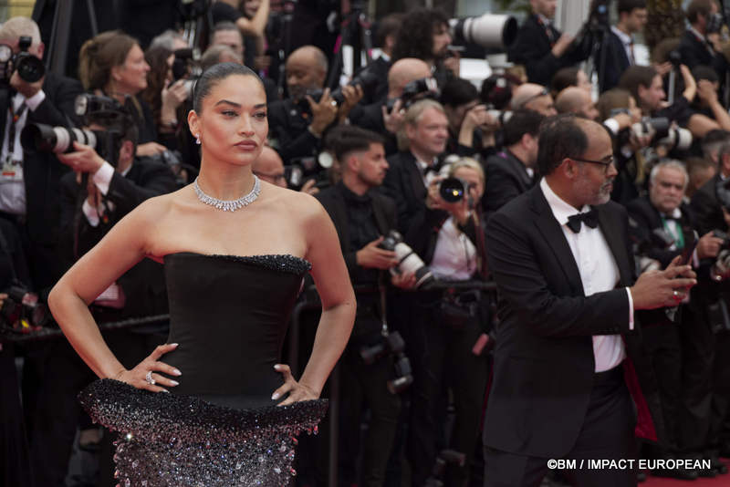 Shanina Shaik - Montée des marches du film « Partir un jour » pour la cérémonie d’ouverture du 78ème Festival International du Film de Cannes