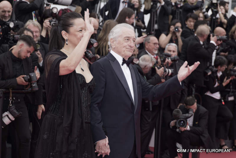Robert De Niro - Montée des marches du film « Partir un jour » pour la cérémonie d’ouverture du 78ème Festival International du Film de Cannes