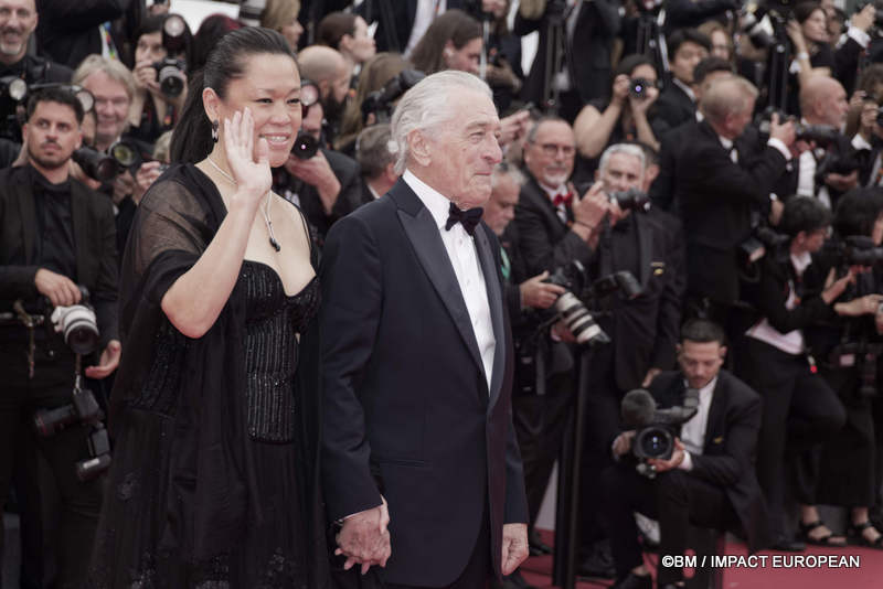 Robert De Niro - Montée des marches du film « Partir un jour » pour la cérémonie d’ouverture du 78ème Festival International du Film de Cannes