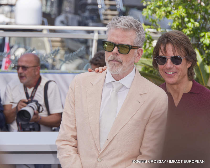 Le réalisateur Christopher MCQUARRIE et l'acteur Tom CRUISE
