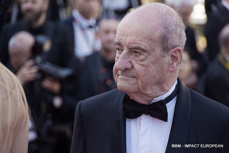 Tapis rouge de cloture 0011