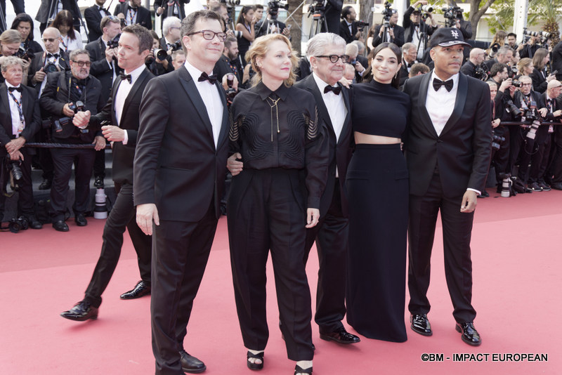 Tapis rouge de cloture 0034