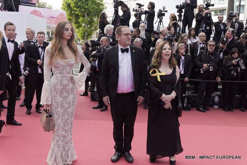 Tapis rouge de cloture 0040