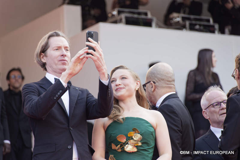 WES ANDERSON et MIA THREAPLETON