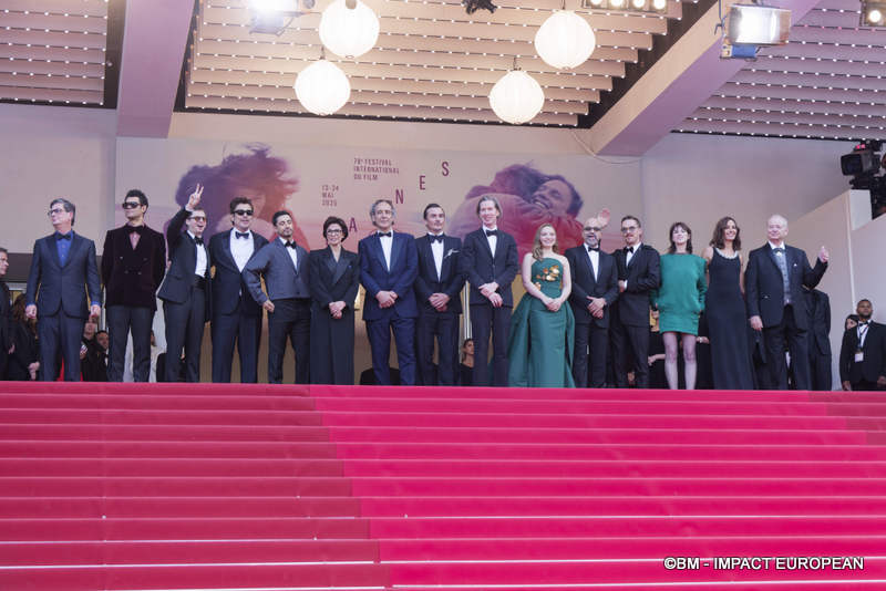 WES ANDERSON, BENICIO DEL TORO, MIA THREAPLETON, RACHIDA DATI, RIZ AHMED, BILL MURRAY, BENEDICT CUMBERBATCH, MICHAEL CERA, RUPERT FRIEND, RICHARD AYOADE, ROMAN COPPOLA, ALEXANDRE DESPLAT