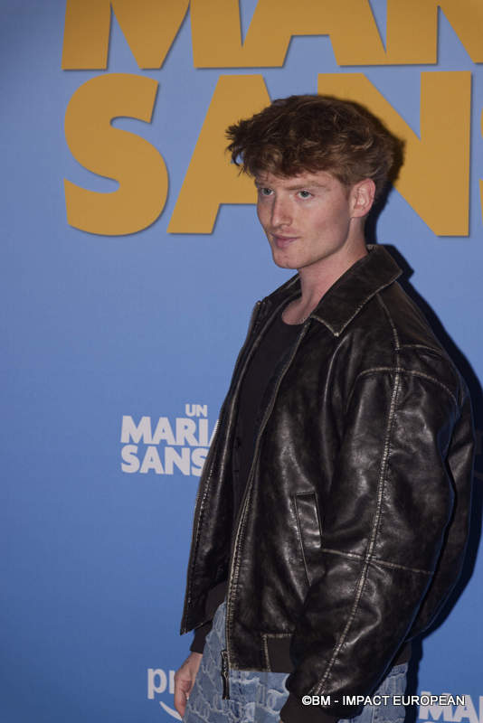 Elliott Schmitt assiste à la première de « Un Mariage Sans Fin » au Max Linder le 06 mai 2025 à Paris