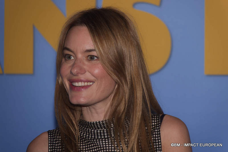 Camille Rowe assiste à la première de « Un Mariage Sans Fin » au Max Linder le 06 mai 2025 à Paris