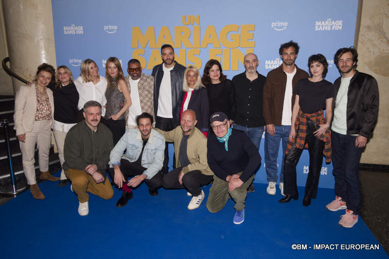 Patrick Cassir, Marc Ruchmann, Youssef Hajdi, Tarek Boudali, Marie Papillon, Bertrand Usclat, Nicolas Berno, Claire Chust, Sonya Mellah et les membres du casting assistent à l'avant-première "Un Mariage Sans Fin" au Max Linder le 6 mai 2025 à Paris