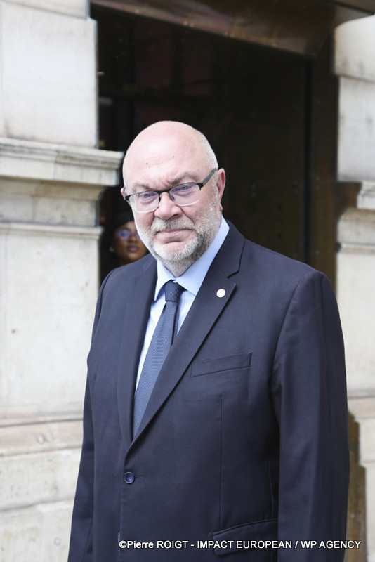 A27I0644vote députés