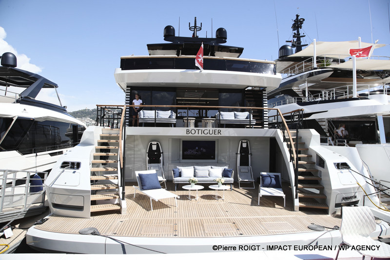 Superyacht au Cannes Yachting Festival 2025