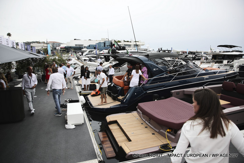 Superyacht au Cannes Yachting Festival 2025