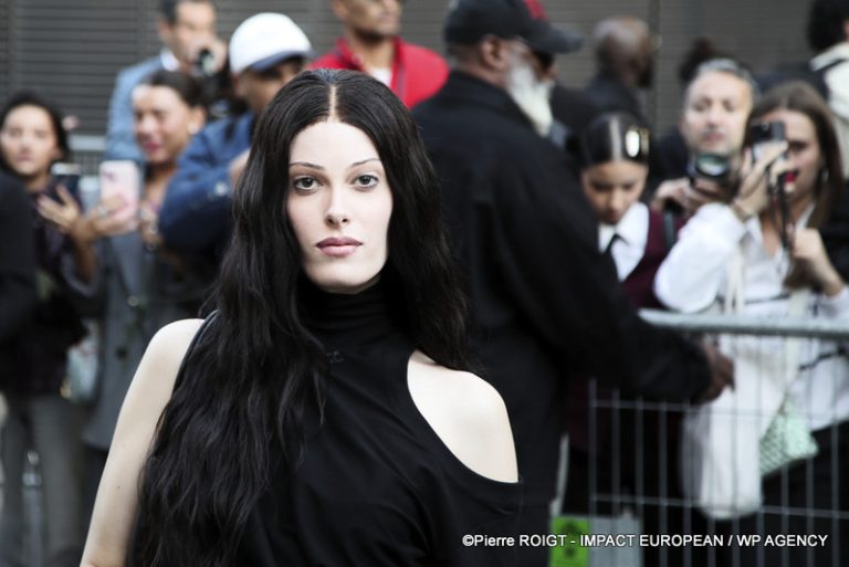 A27I1469PARIS FW Courrége