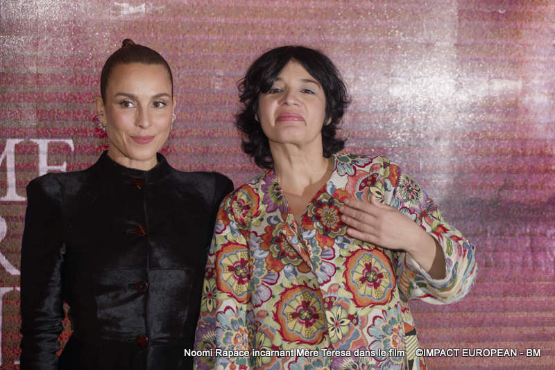 Noomi Rapace incarnant Mère Teresa dans le film Teresa, avant-première Paris