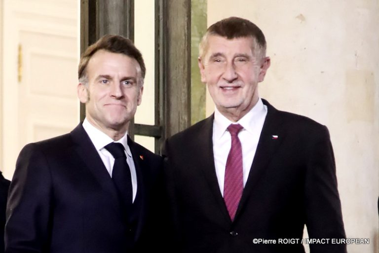 A27I0234Macron et Andrej Babis