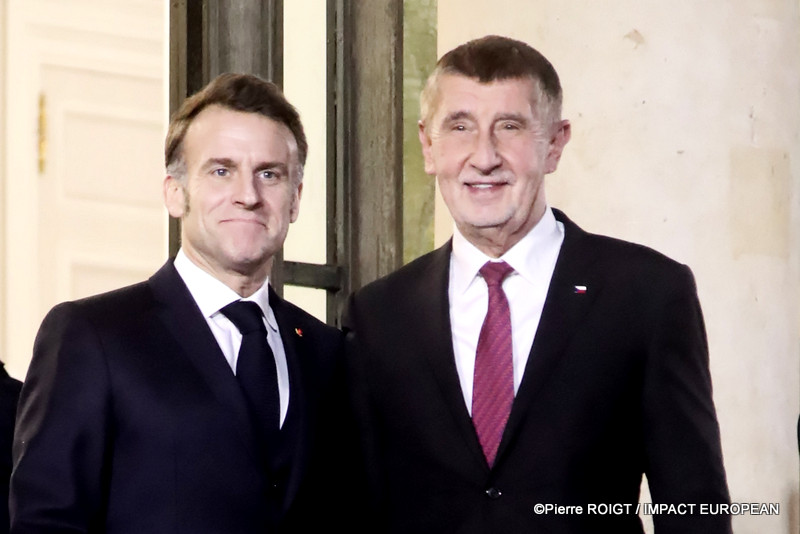 A27I0234Macron et Andrej Babis