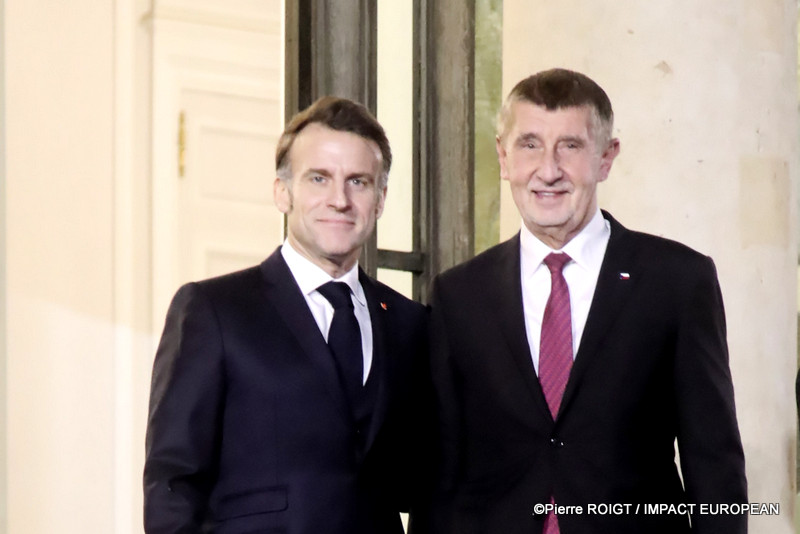 A27I0235Macron et Andrej Babis