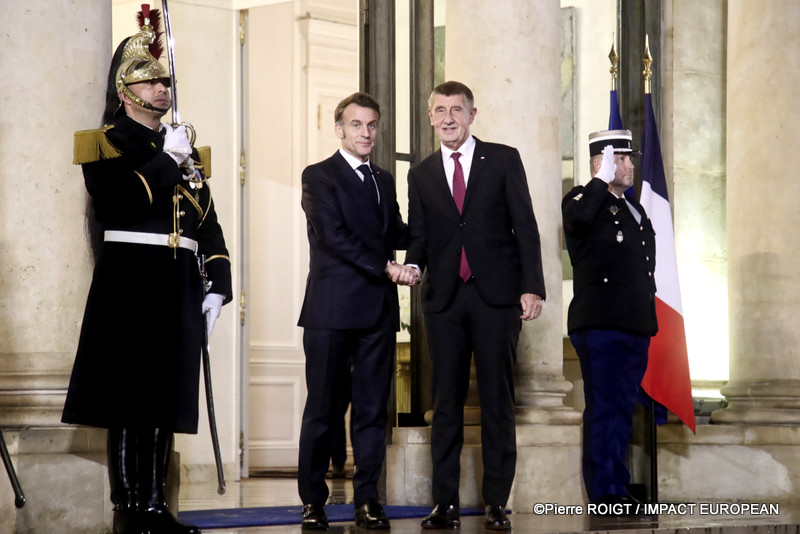 A27I0236Macron et Andrej Babis