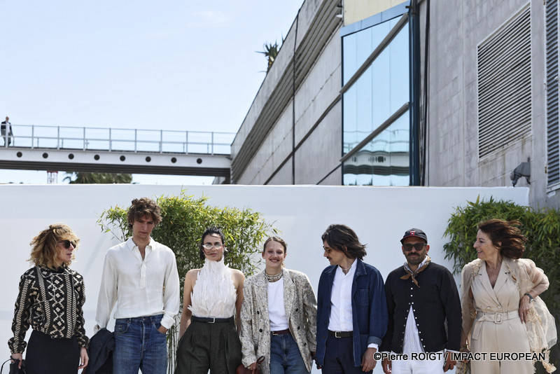 Carine Ruszniewski, Vassili Schneider, Souheila Yacoub, Yile Yara Vianello, Berenger Thouin, Pierre-Antoine Billon et Enrica Capra