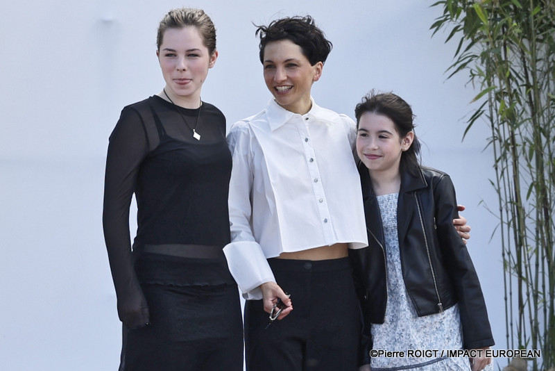 Maya O'Rourke, Manuela Martelli et Maia Rae Domagala