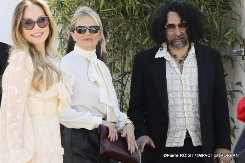 Ornella Muti, Isabella Ferrari  et Bertrand Mandico avant le photocall du film "ROMA ELASTICA" - HORS COMPÉTITION Cannes, France. ©Pierre ROIGT / IMPACT EUROPEAN