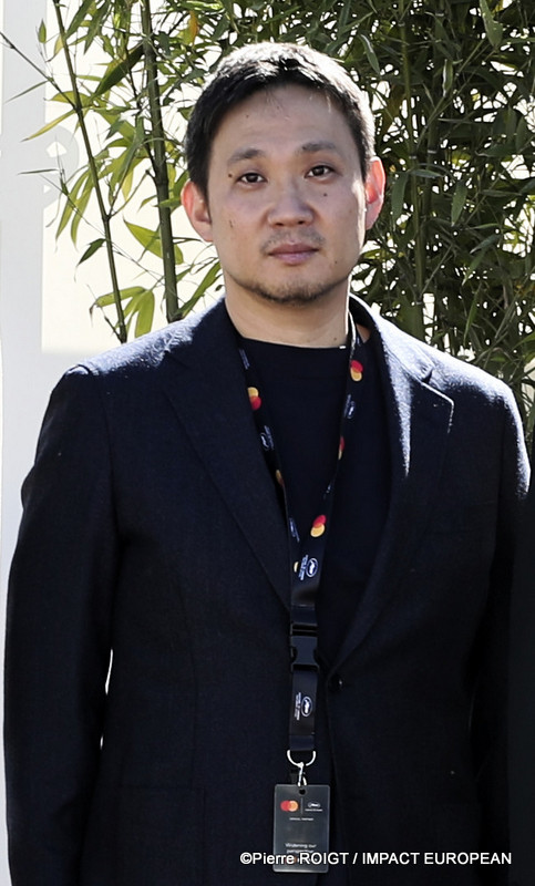 Ryusuke Hamaguchi,  avant le photocall du film "Soudain" (Tout d'un coup) en compétition au 79e Festival de Cannes, France, le 16 mai