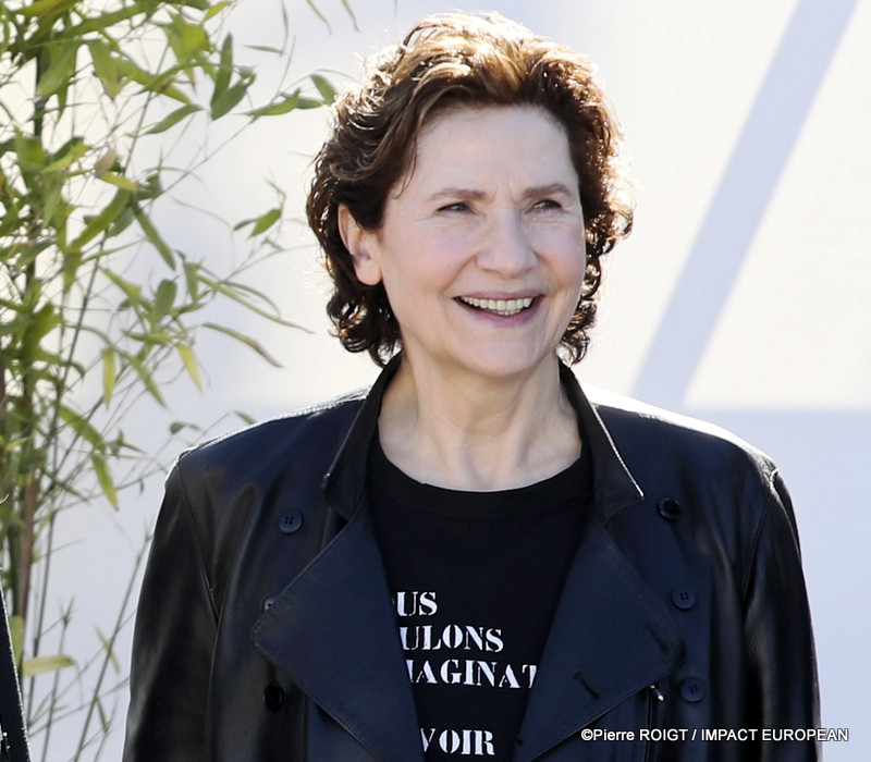 Marie Bunel avant le photocall du film "Soudain" (Tout d'un coup) en compétition au 79e Festival de Cannes, France, le 16 mai