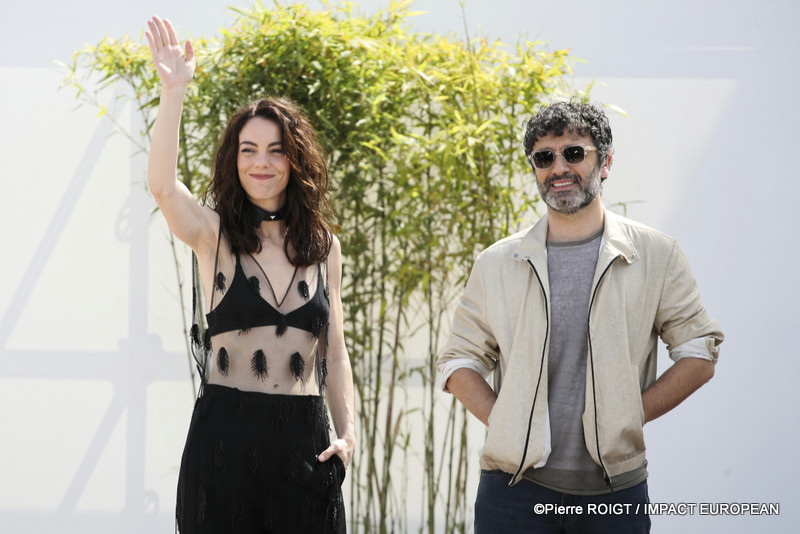 Victoria Luengo et Rodrigo Sorogoyen avant le photocall du film "El Ser Querido" (The Beloved) En Compétition Cannes, France. ©Pierre ROIGT / IMvPACT EUROPEAN