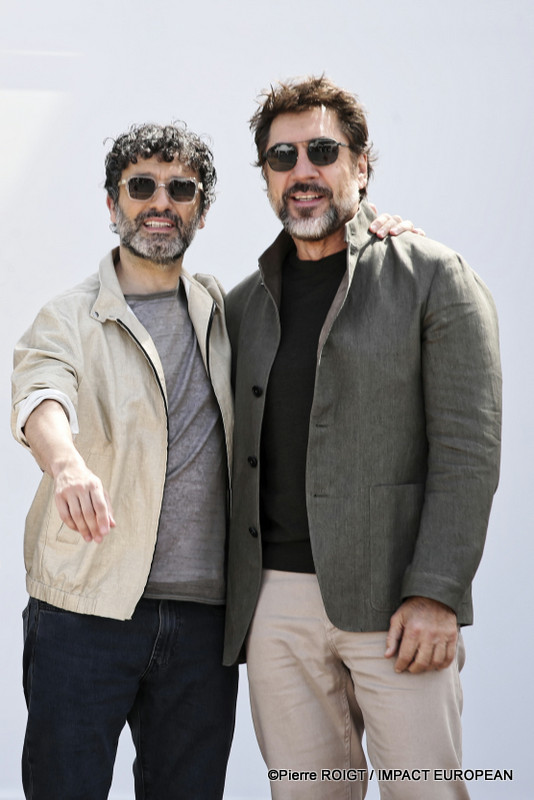 Rodrigo Sorogoyen et Javier Bardem avant le photocall du film "El Ser Querido" (The Beloved) En Compétition Cannes, France. ©Pierre ROIGT / IMvPACT EUROPEAN