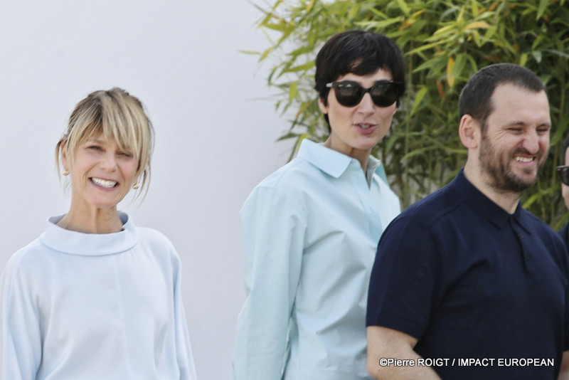 Marina Fois, Isabel Pena et Raúl Arévalo avant le photocall du film "El Ser Querido" (The Beloved) En Compétition Cannes, France. ©Pierre ROIGT / IMvPACT EUROPEAN