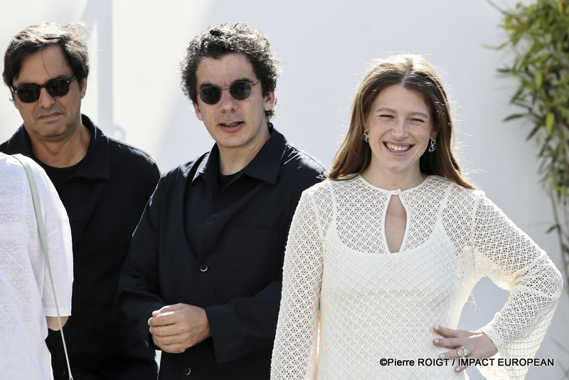 Charles Gillibert, Nathanaël Karmitz et Varvara Shmykova avant le photocall du film "MINOTAURE " - En Competition Cannes, France. ©Pierre ROIGT / IMPACT EUROPEAN