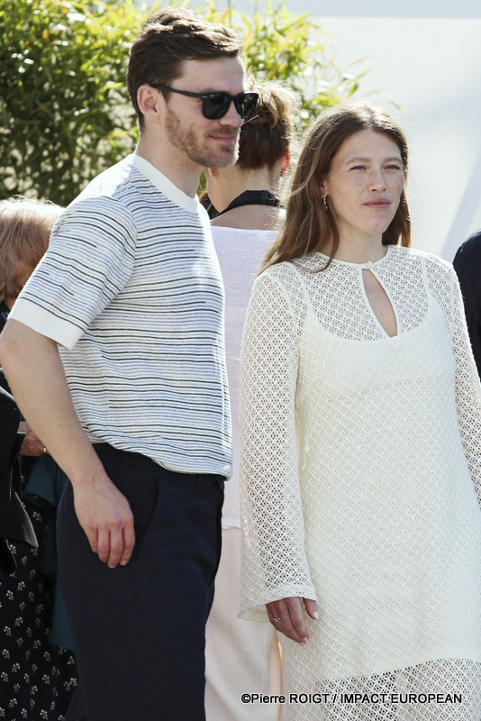 Yuriy Zavalnyouk et Varvara Shmykova avant le photocall du film "MINOTAURE " - En Competition Cannes, France. ©Pierre ROIGT / IMPACT EUROPEAN