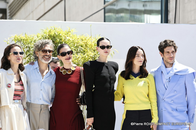 Aitana Sanchez-Gijon, Leonardo Sbaraglia, Barbara Lennie, Milena Smit, Victoria Luengo et Quim Gutierrez avant le photocall du film "AMARGA NAVIDAD" - En Competition Cannes, France. ©Pierre ROIGT / IMPACT EUROPEAN