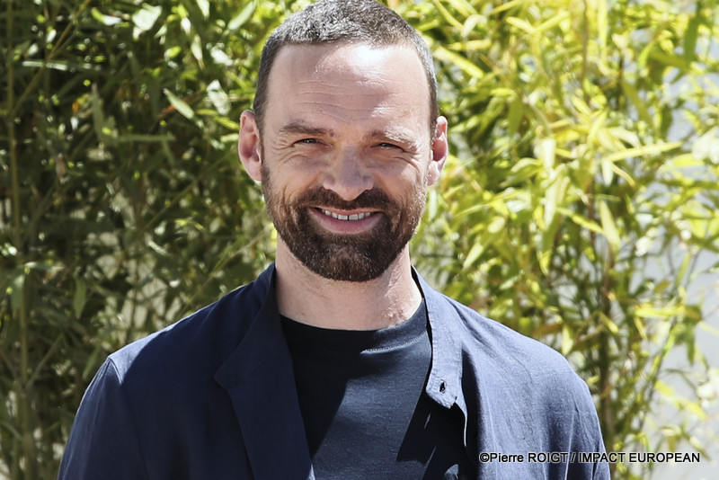 Alban Lenoir avant le photocall du film "MARIAGE AU GOUT D'ORANGE" - Cannes Première Cannes, France. ©Pierre ROIGT / IMPACT EUROPEAN