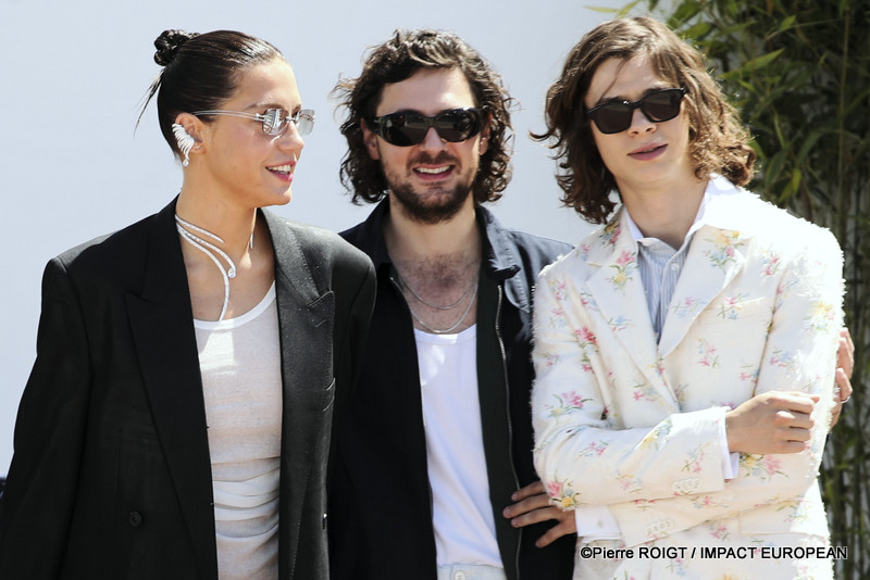 Adele Exarchopoulos, Vincent Lacoste et Paul Kircher avant le photocall du film "MARIAGE AU GOUT D'ORANGE" - Cannes Première Cannes, France. ©Pierre ROIGT / IMPACT EUROPEAN