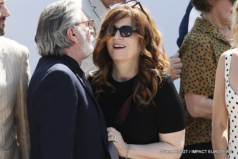 Daniel Auteuil et Agnes Jaoui avant le photocall du film "L’OBJET DU DÉLIT" - Hors Compétition - Cannes, France. ©Pierre ROIGT / IMPACT EUROPEAN